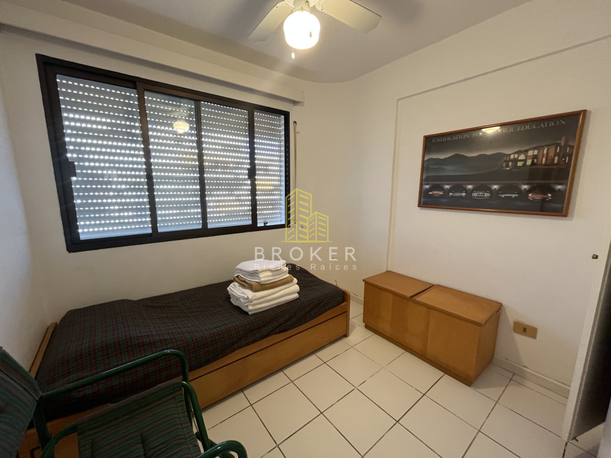 Apartamento ID.2240 - Venta Departamento 2 Dormitorios en Peninsula con Vista parcial al mar y garage