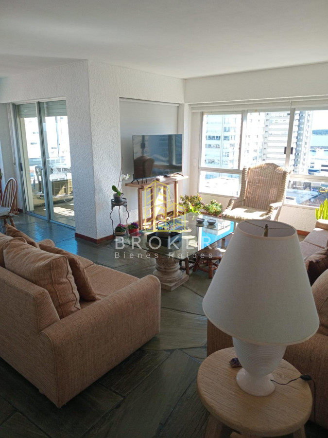 Apartamento ID.9615/Venta_Departamento_en_el_Puerto_de_Punta_del_Este,_con_vista_al_mar_ - Venta Departamento en el Puerto de Punta del Este, con vista al mar 