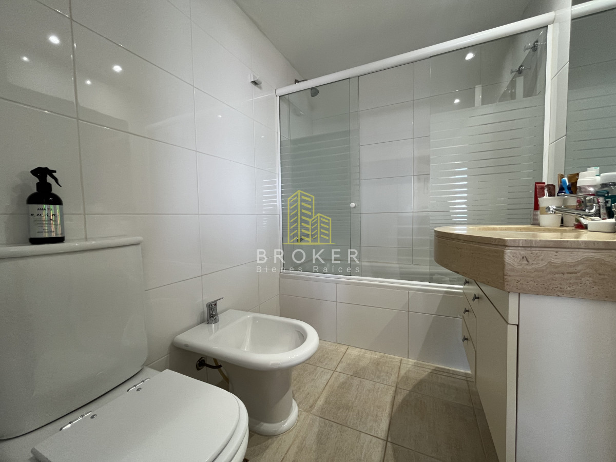 Apartamento ID.9373/Venta_Departamento_3_Dormitorios_Vista_al_Mar_Playa_Brava_Punta_del_Este_Con_Servicios_y_Garaje - Venta Departamento 3 Dormitorios Vista al Mar Playa Brava Punta del Este Con Servicios y Garaje