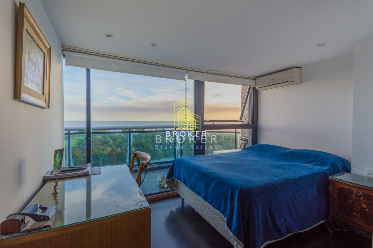Apartamento ID.503/Penthouse_de_4_dormitorios_en_Golf_Punta_Carretas_Barbacoa_propia!_Garage_Doble - Penthouse de 4 dormitorios en Golf Punta Carretas Barbacoa propia! Garage Doble