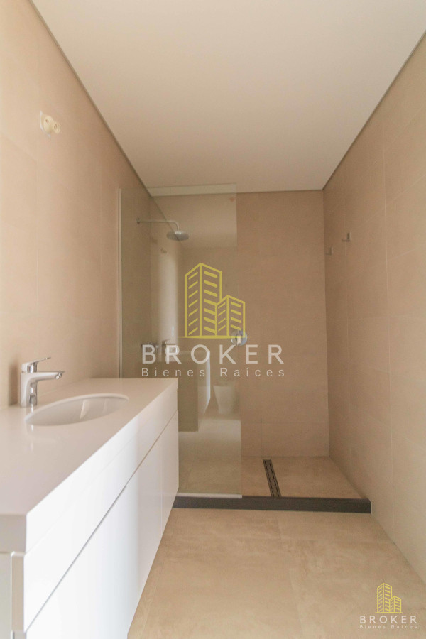 Apartamento ID.2440/venta_duplex_4_suites_en_carrasco_boating - venta duplex 4 suites en carrasco boating