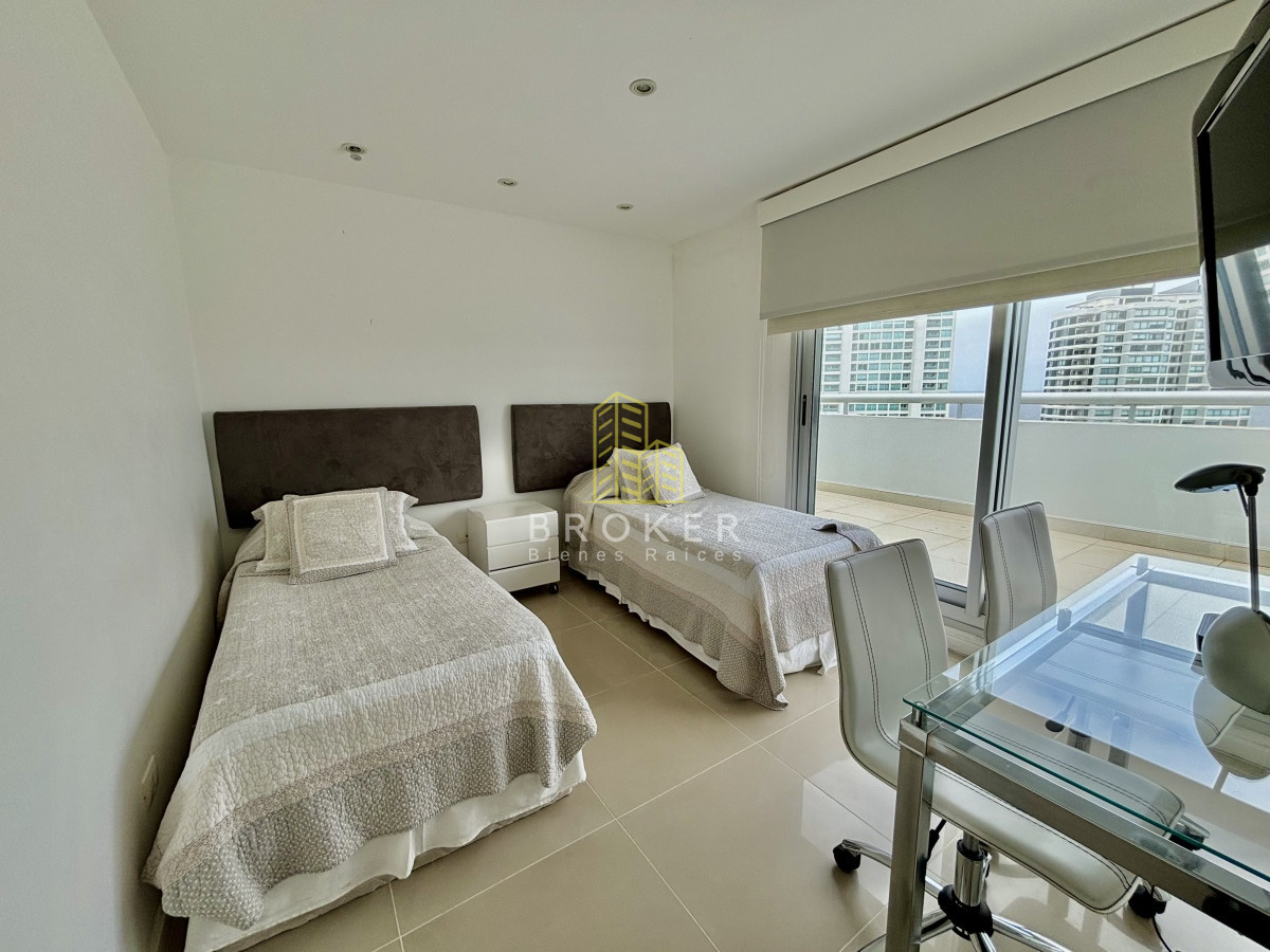 Apartamento ID.2372/venta_apartamento_3_dormitorios_Playa_brava_punta_del_este_vista_al_mar - venta apartamento 3 dormitorios Playa brava punta del este vista al mar