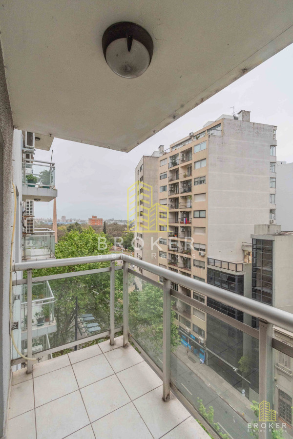 Apartamento ID.1939/VENTA_DE_APARTAMENTO_2_DORMITORIOS_Y_1_BAÑO_Y_GARAGE_-_TRES_CRUCES._Montevideo_Uruguay. - VENTA DE APARTAMENTO 2 DORMITORIOS Y 1 BAÑO Y GARAGE - TRES CRUCES. Montevideo Uruguay.