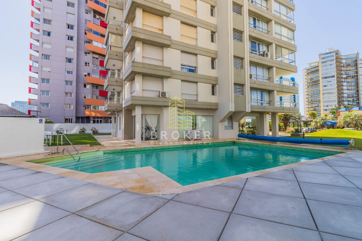 Apartamento ID.604/ - OPORTUNIDAD Apartamento en Venta 2 dormitorios con Vista al Mar en Playa Brava Punta del Este