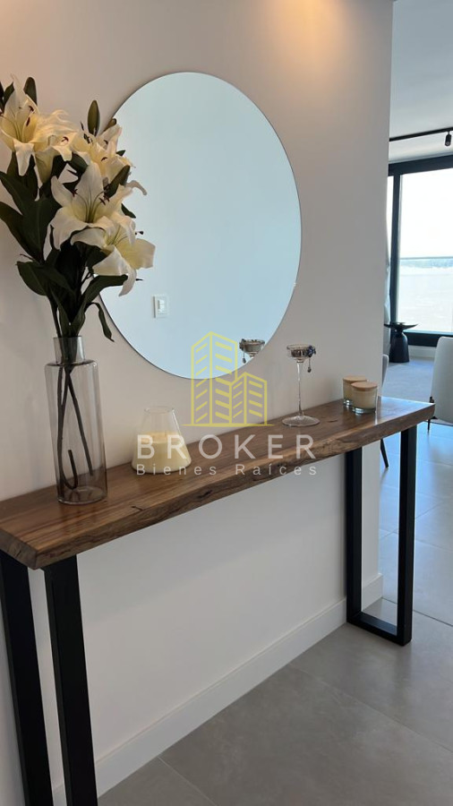 Apartamento ID.9023/Alquiler_de_temporada_de_increíble_departamento_en_primera_línea_al_mar,_Edificio_Venetian_en_Playa_Mansa - Alquiler de temporada de increíble departamento en primera línea al mar, Edificio Venetian en Playa Mansa