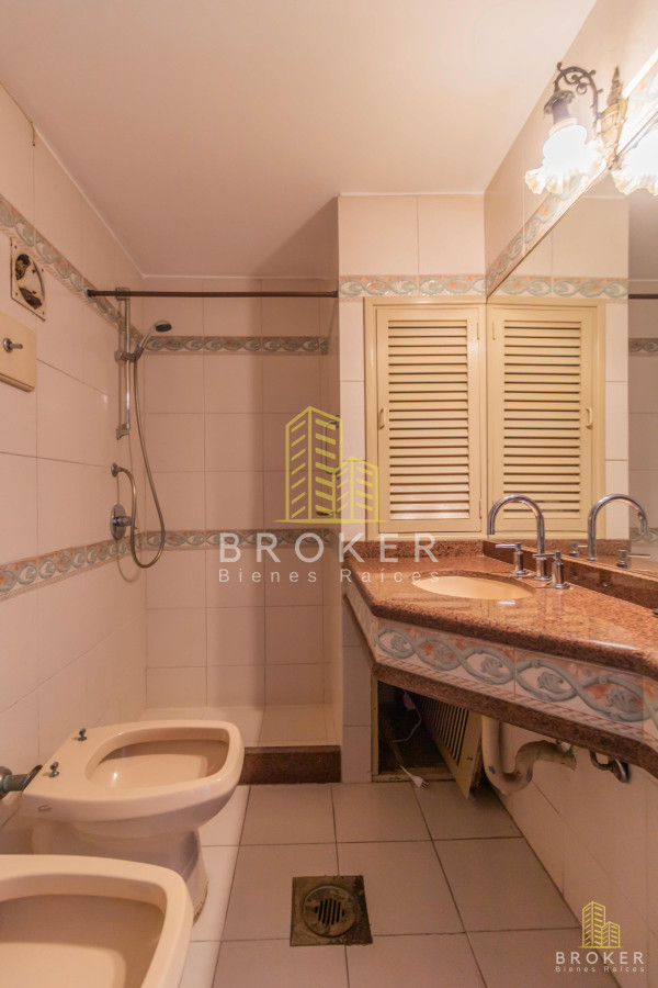 Apartamento ID.2079/Oportunidad!_Venta_Apartamento_4_o_5_dormitorios_Centro_Libertador_ideal_Estudiantes!_Medicina_Quimica_Derecho - Oportunidad! Venta Apartamento 4 o 5 dormitorios Centro Libertador ideal Estudiantes! Medicina Quimica Derecho
