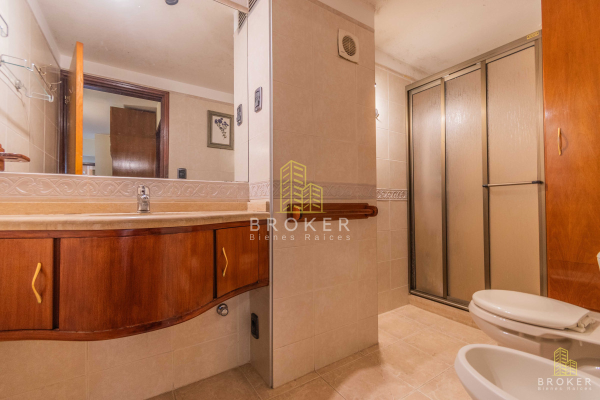 Apartamento ID.9088 - Venta apartamento 3 dormitorios con cochera en Malvin Sur - BROKER en Exclusiva