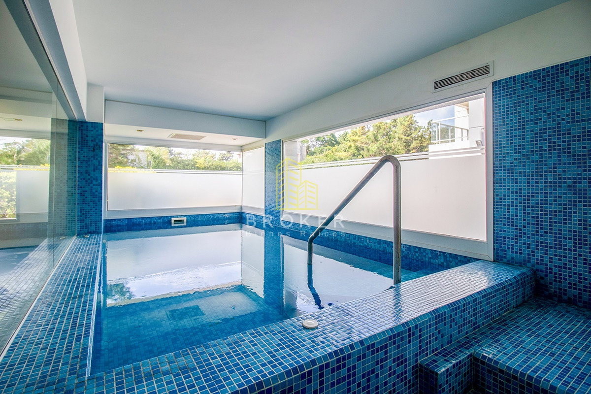 Apartamento ID.806/Venta_o_alquiler_de_Penthouse_en_primera_linea_en_Pinares._Punta_del_Este,_Uruguay. - Venta o alquiler de Penthouse en primera linea en Pinares. Punta del Este, Uruguay.