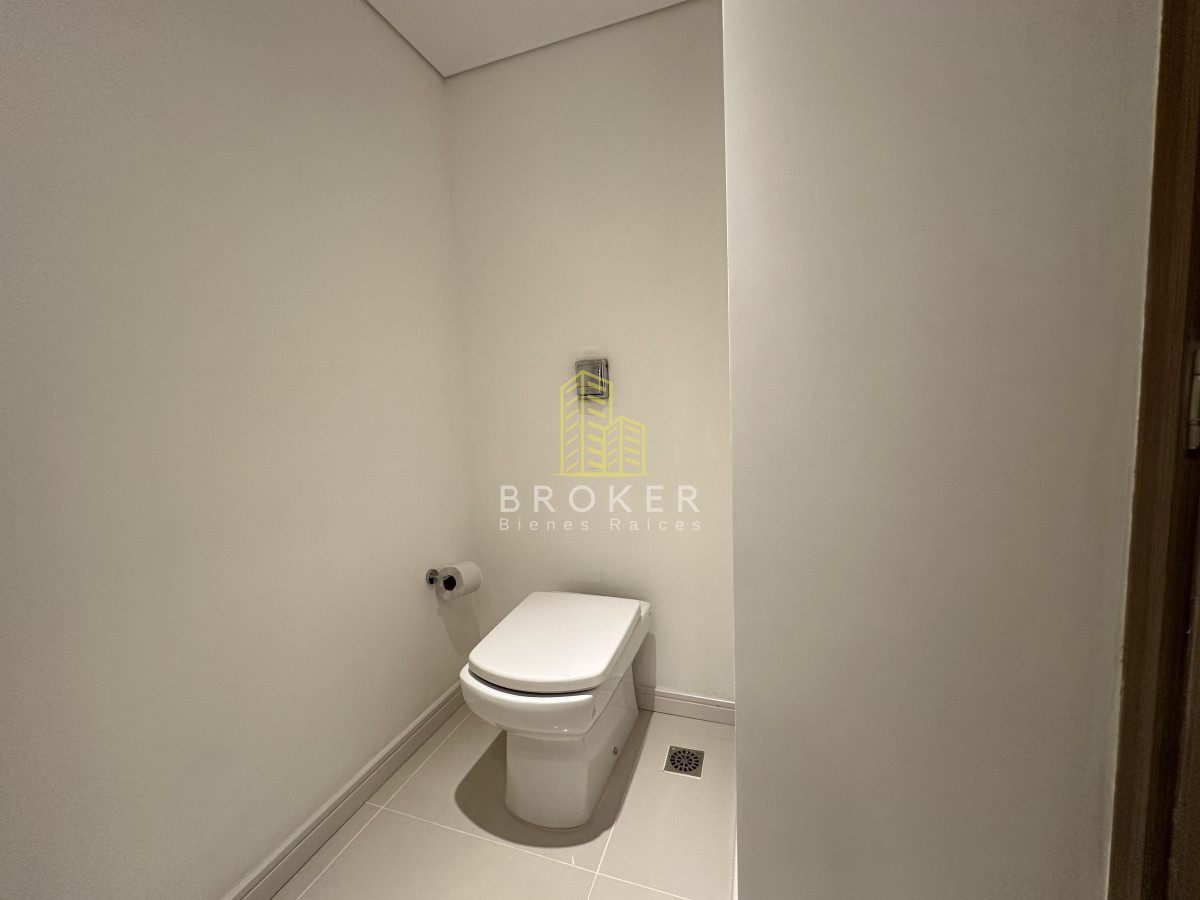 Apartamento ID.2111/Venta_de_apartamento_de_categoria,_dos_dormitorios_y_medio_en_la_brava_con_vista_al_mar._ - Venta de apartamento de categoria, dos dormitorios y medio en la brava con vista al mar. 