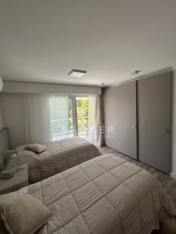 Apartamento ID.800/Venta_de_Penthouse_duplex_en_edificio_de_alta_gama_a_300_metros_del_mar,_Playa_Brava,_Punta_del_Este - Venta de Penthouse duplex en edificio de alta gama a 300 metros del mar, Playa Brava, Punta del Este. Uruguay