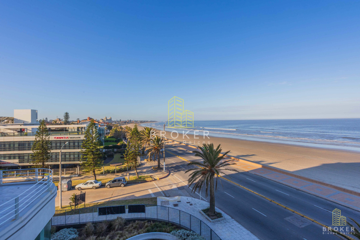 Apartamento ID.9103 - Apartamento en Rambla de Carrasco 4 dormitorios 5 baños