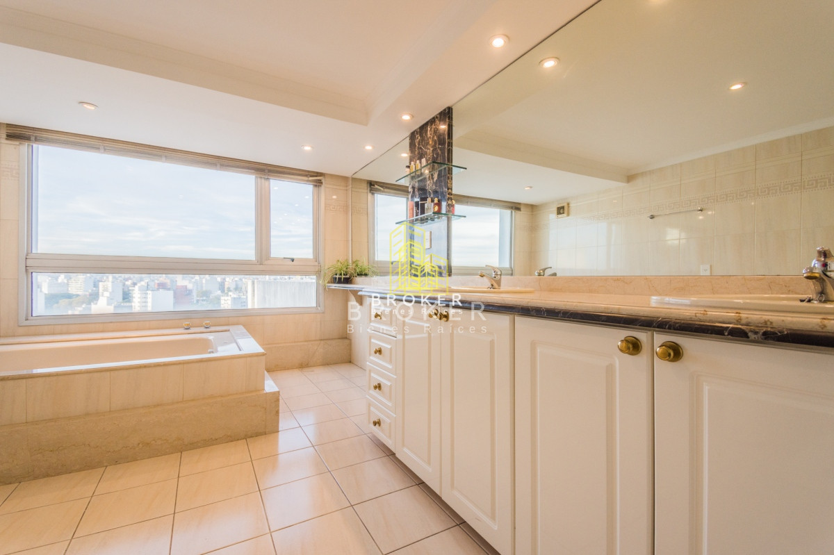 Apartamento ID.503/Penthouse_de_4_dormitorios_en_Golf_Punta_Carretas_Barbacoa_propia!_Garage_Doble - Penthouse de 4 dormitorios en Golf Punta Carretas Barbacoa propia! Garage Doble