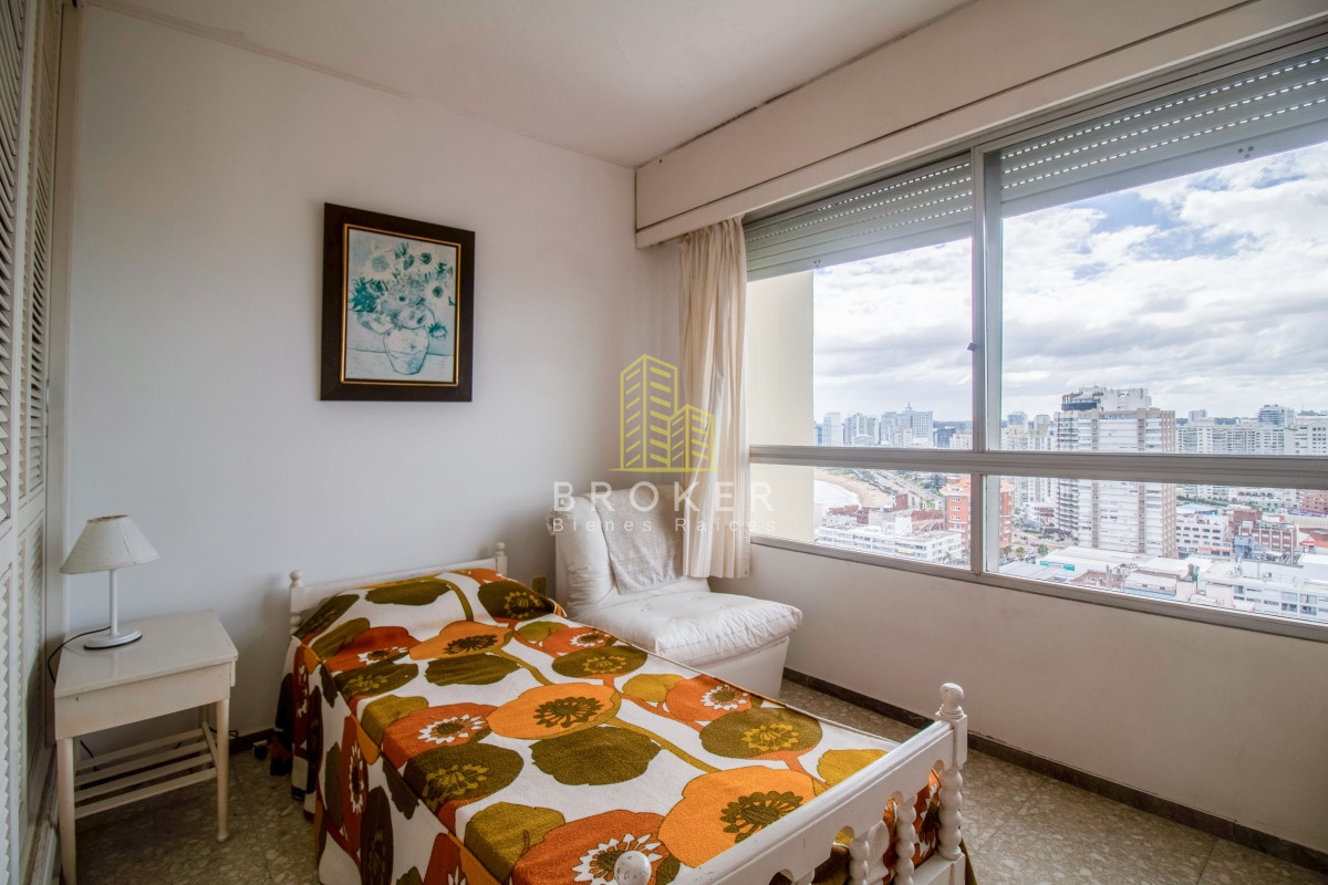 Apartamento ID.876/Venta_de_apartamento_de_tres_dormitorios_en_Peninsula._Punta_del_Este,_Uruguay. - Venta de apartamento de tres dormitorios en Peninsula. Punta del Este, Uruguay.