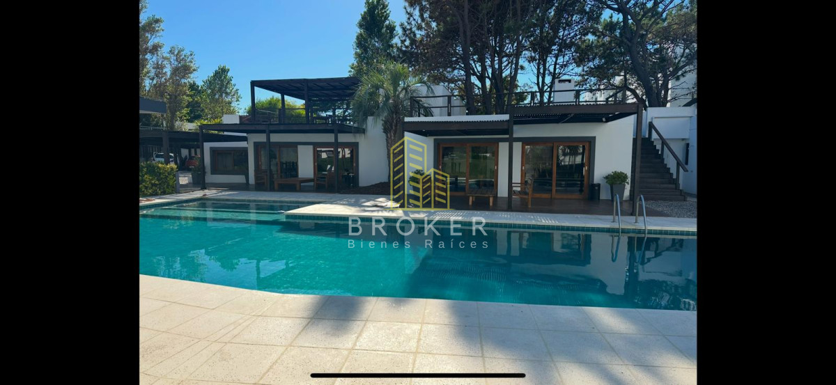 Apartamento ID.9208/Alquiler_departamento_Punta_del_Este_Mansa_de_categoria_en_primerisima_linea_en_playa_mansa_con_todos_los_amenities - Alquiler departamento Punta del Este Mansa de categoria en primerisima linea en playa mansa con todos los amenities