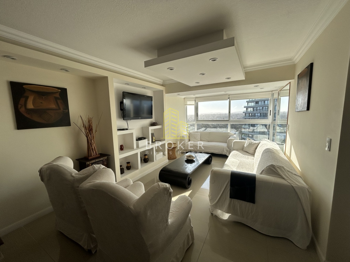 Apartamento ID.1752/Venta_de_apartamento_en_Roosevelt_piso_alto_2_dormitorios_con_una_vista_espectacular._Punta_del_Este._Uruguay - Venta de apartamento en Roosevelt piso alto 2 dormitorios con una vista espectacular. Punta del Este. Uruguay