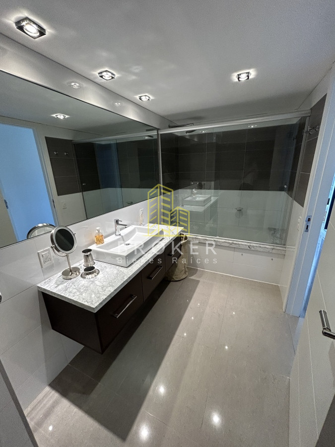 Apartamento ID.712/Alquiler_de_lujoso_apartamento_en_la_mejor_zona_de_Punta_del_Este._Uruguay - Alquiler de lujoso apartamento en la mejor zona de Punta del Este. Uruguay