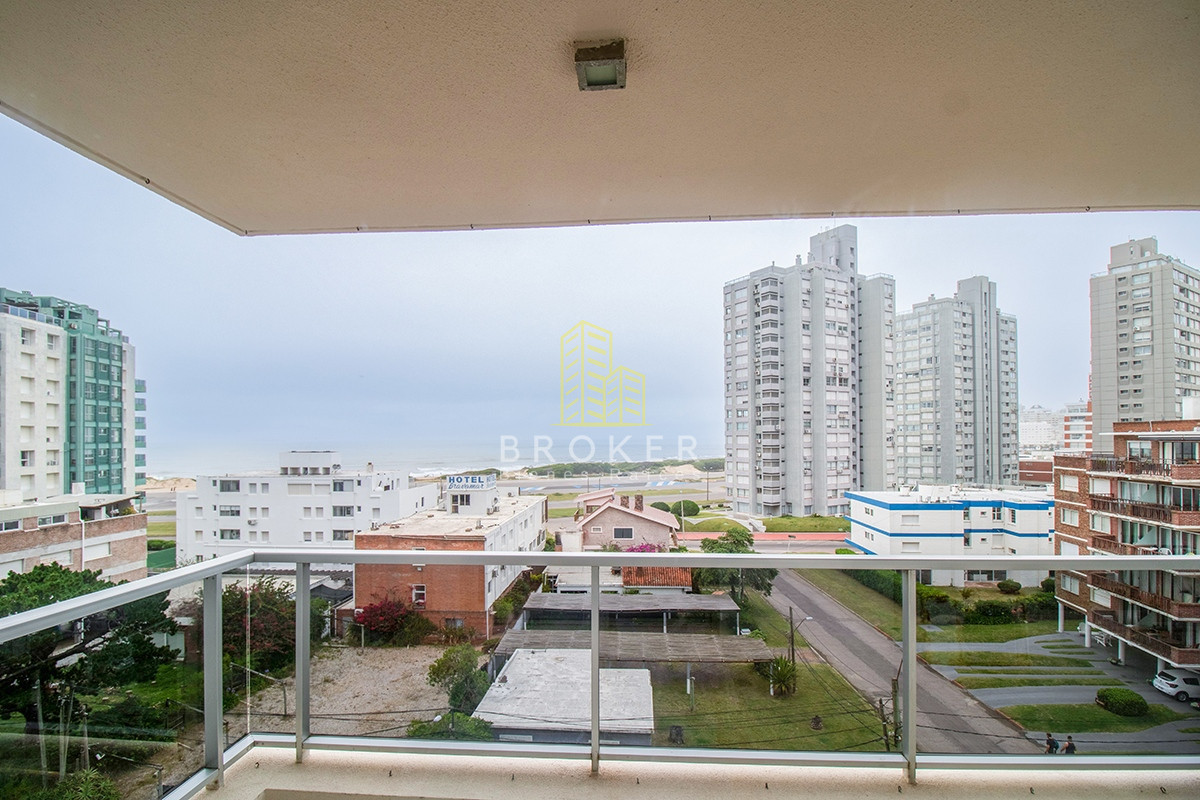 Apartamento ID.729/Apartamento_2_dormitorios_frente_al_Mar,_parada_2_de_la_Brava_Punta_del_Este,_Uruguay._ - Apartamento 2 dormitorios frente al Mar, parada 2 de la Brava Punta del Este, Uruguay. 