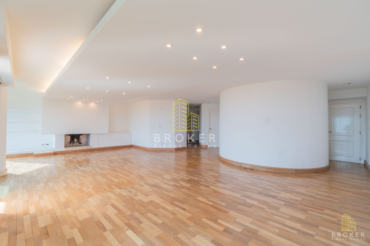 Apartamento ID.503 - Penthouse de 4 dormitorios en Golf Punta Carretas Barbacoa propia! Garage Doble