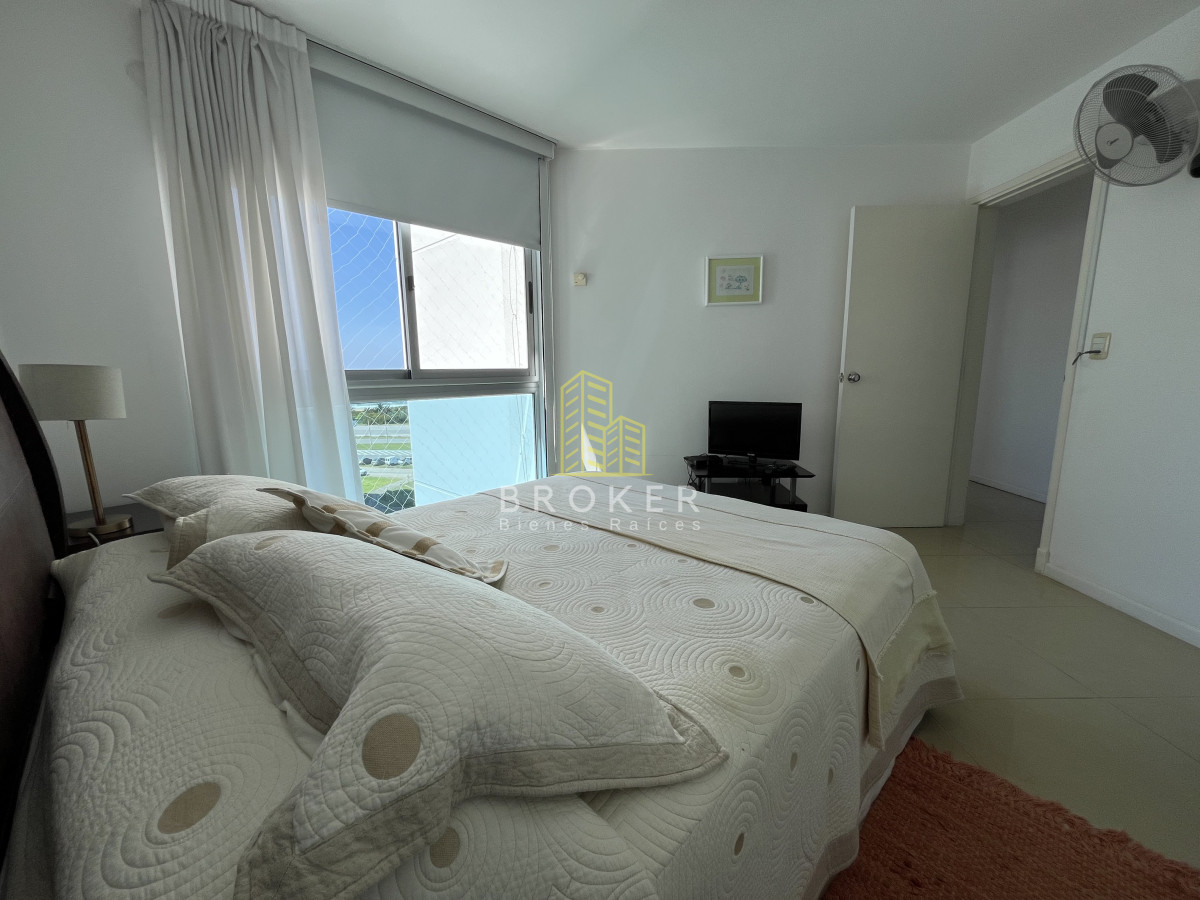 Apartamento ID.9373/Venta_Departamento_3_Dormitorios_Vista_al_Mar_Playa_Brava_Punta_del_Este_Con_Servicios_y_Garaje - Venta Departamento 3 Dormitorios Vista al Mar Playa Brava Punta del Este Con Servicios y Garaje