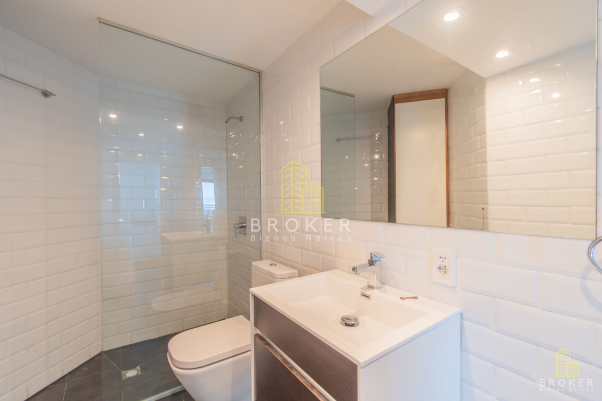 Apartamento ID.503 - Penthouse de 4 dormitorios en Golf Punta Carretas Barbacoa propia! Garage Doble