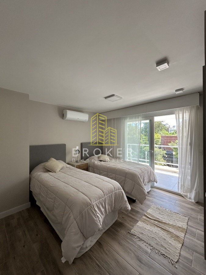 Apartamento ID.800/Venta_de_Penthouse_duplex_en_edificio_de_alta_gama_a_300_metros_del_mar,_Playa_Brava,_Punta_del_Este - Venta de Penthouse duplex en edificio de alta gama a 300 metros del mar, Playa Brava, Punta del Este. Uruguay