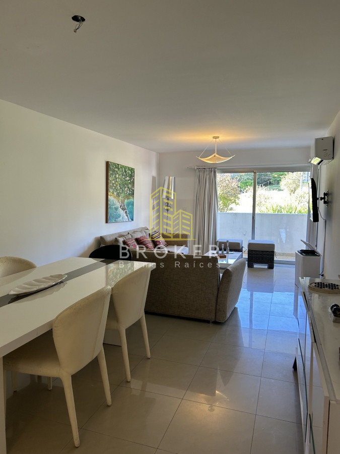 Apartamento ID.696/Apartamento_4_dormitorios_en_Playa_Brava_Rincon_del_Indio - Apartamento 4 dormitorios en Playa Brava Rincon del Indio. Punta del Este, Uruguay.