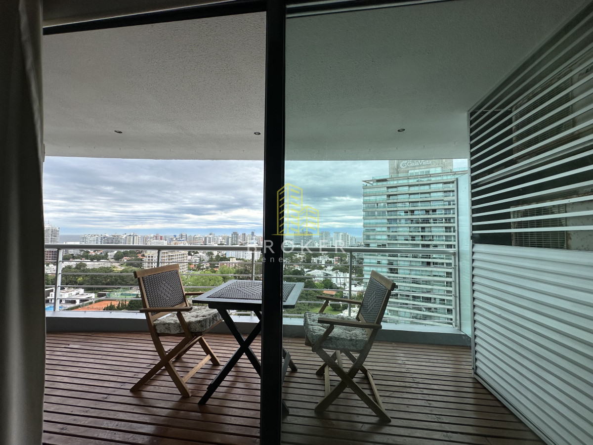 Apartamento ID.2024/Venta_y_alquiller_de_espectacular_penthouse_con_vista_a_toda_la_ciudad_y_las_playas_de_Punta_del_Este. - Venta y alquiller de espectacular penthouse con vista a toda la ciudad y las playas de Punta del Este.
