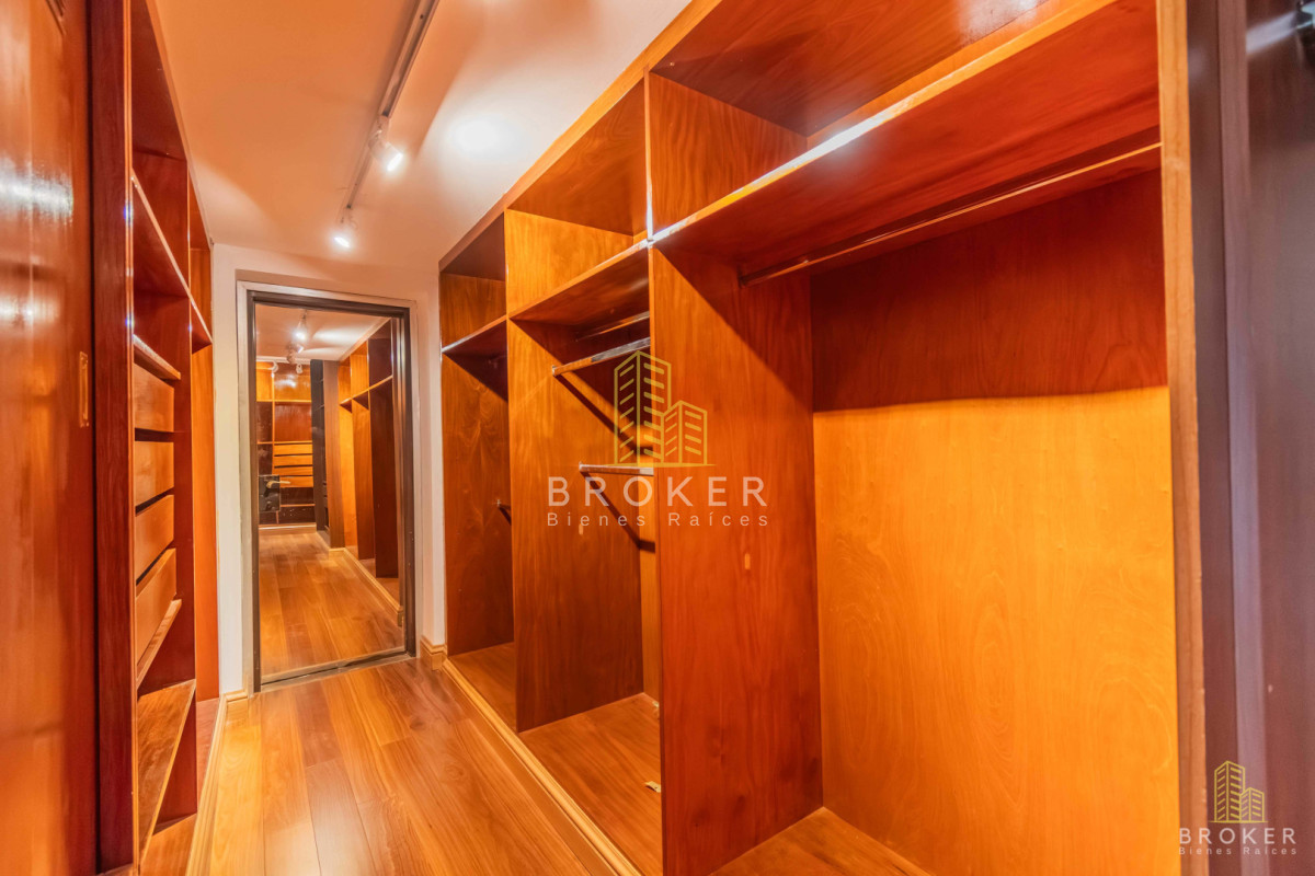 Apartamento ID.503 - Penthouse de 4 dormitorios en Golf Punta Carretas Barbacoa propia! Garage Doble