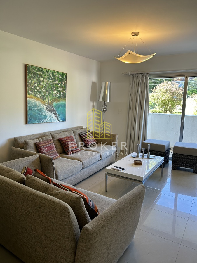 Apartamento ID.696/Apartamento_4_dormitorios_en_Playa_Brava_Rincon_del_Indio - Apartamento 4 dormitorios en Playa Brava Rincon del Indio. Punta del Este, Uruguay.