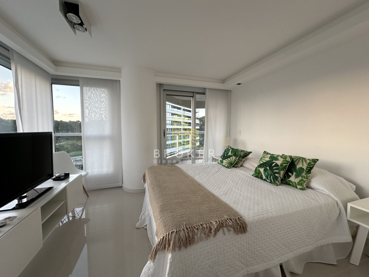 Apartamento ID.2111/Venta_de_apartamento_de_categoria,_dos_dormitorios_y_medio_en_la_brava_con_vista_al_mar._ - Venta de apartamento de categoria, dos dormitorios y medio en la brava con vista al mar. 