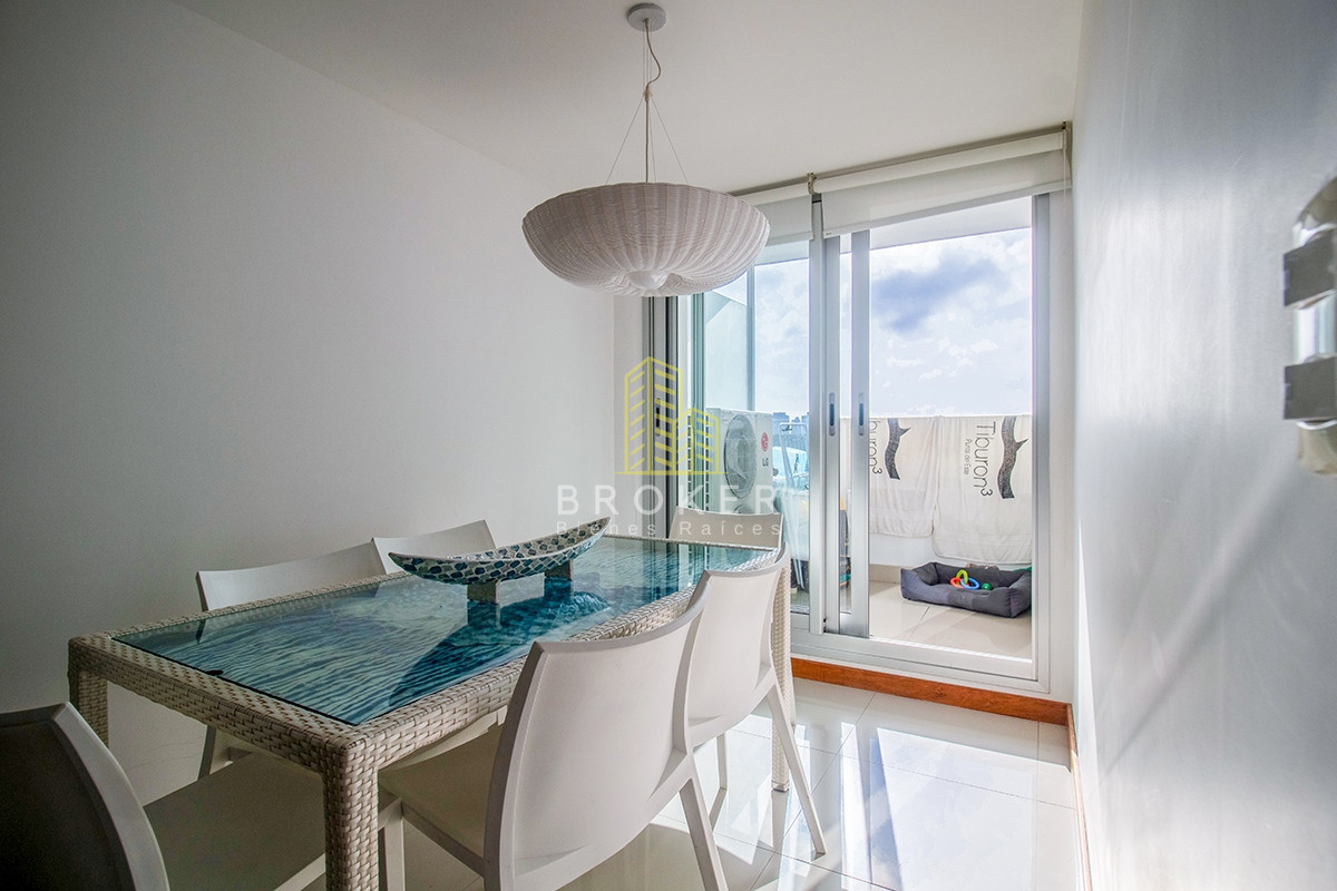 Apartamento ID.1669/Alquiler_de_apartamento_de_3_dormitorios_primera_linea_Brava_en_Punta_del_Este,_Uruguay. - Alquiler de apartamento de 3 dormitorios primera linea Brava en Punta del Este, Uruguay.