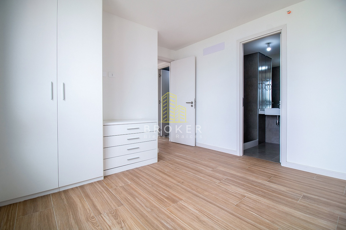 Apartamento ID.604/ - OPORTUNIDAD Apartamento en Venta 2 dormitorios con Vista al Mar en Playa Brava Punta del Este