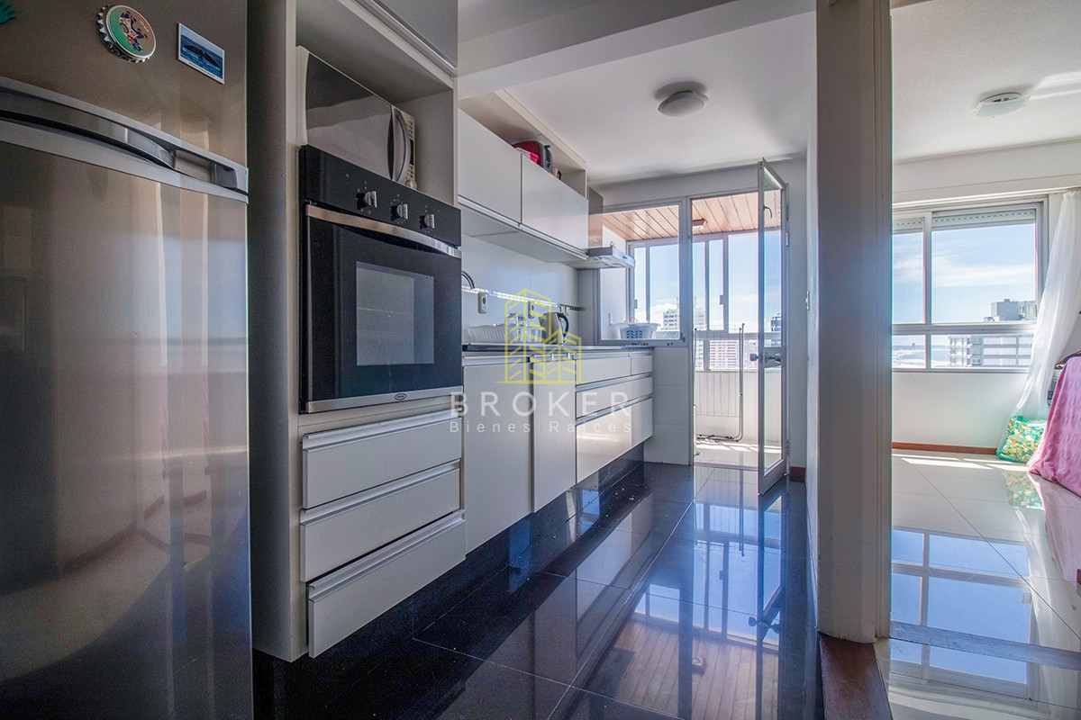 Apartamento ID.785/Oportunidad_en_venta_de_apartamento_con_vista_al_mar_en_Peninsula_-_Punta_del_este - Oportunidad en venta de apartamento con vista al mar en Peninsula - Punta del este