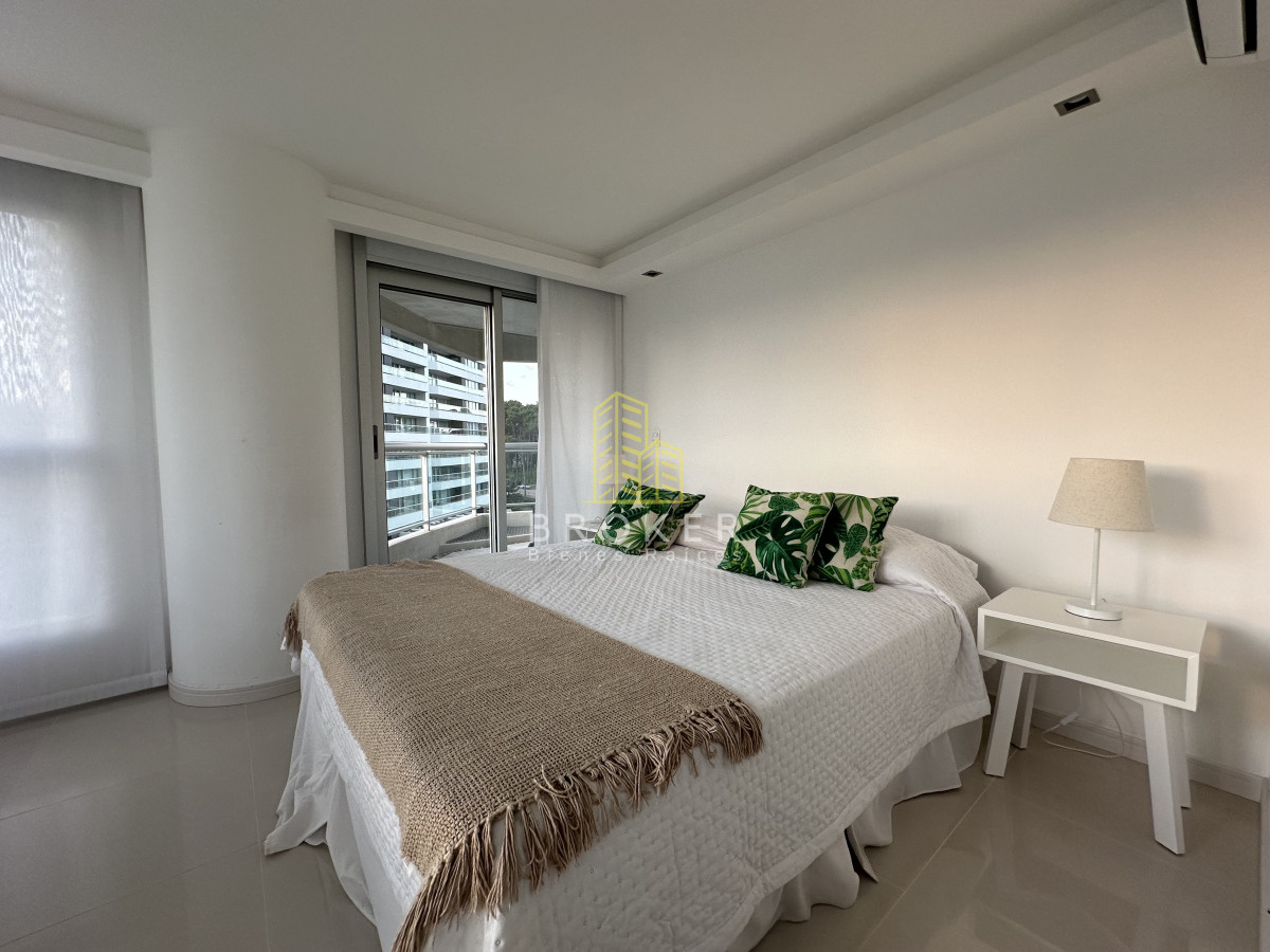Apartamento ID.2111/Venta_de_apartamento_de_categoria,_dos_dormitorios_y_medio_en_la_brava_con_vista_al_mar._ - Venta de apartamento de categoria, dos dormitorios y medio en la brava con vista al mar. 