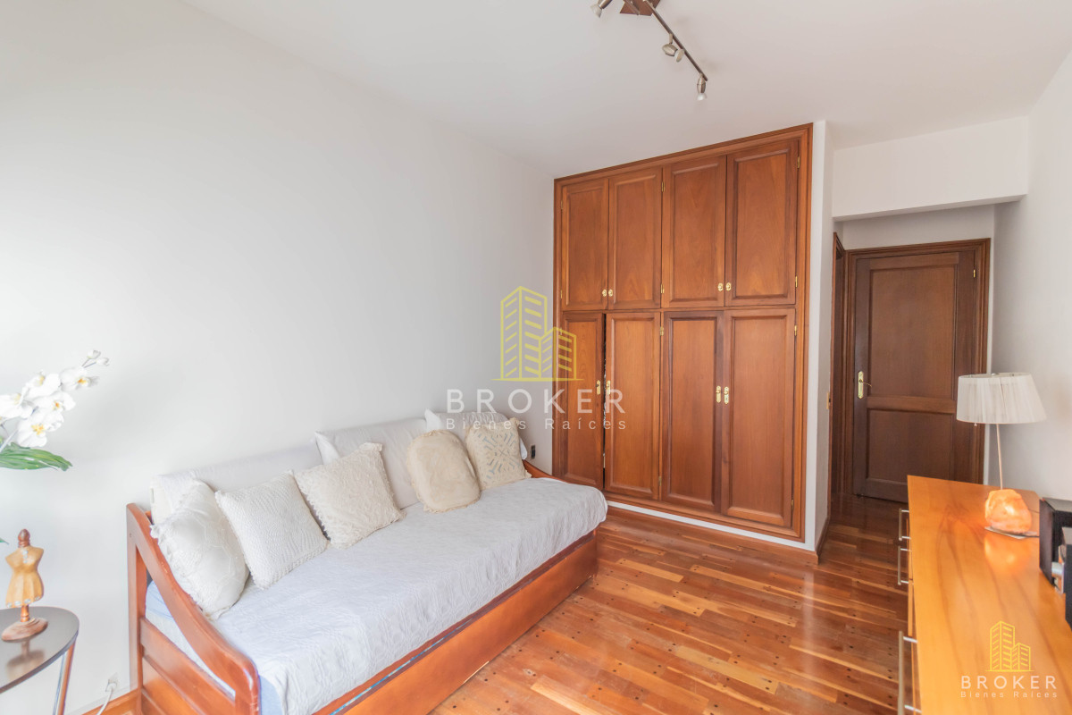 Apartamento ID.272/venta_apartamento_3_suites_mas_servicio_en_Pocitos_frente_al_mar_con_parrillero - venta apartamento 3 suites mas servicio en Pocitos frente al mar con parrillero