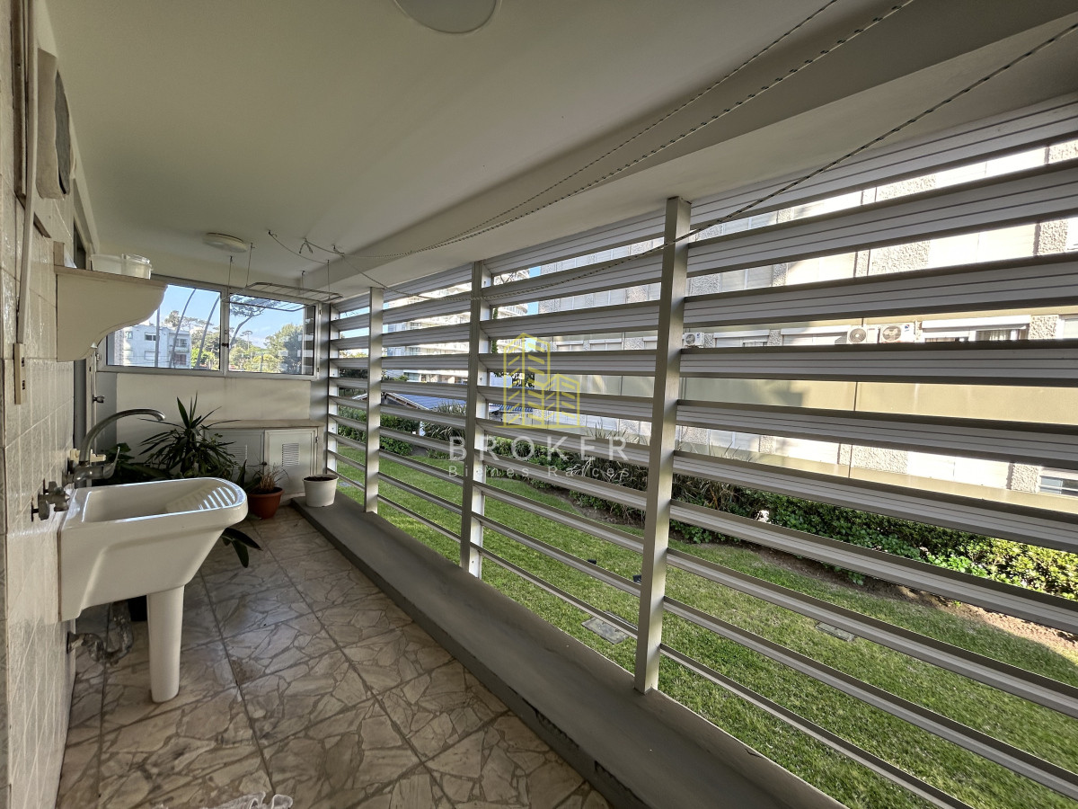Apartamento ID.796/Venta_de_apartamento_primera_linea_en_playa_Mansa,_Punta_del_Este._Uruguay - Venta de apartamento primera linea en playa Mansa, Punta del Este. Uruguay