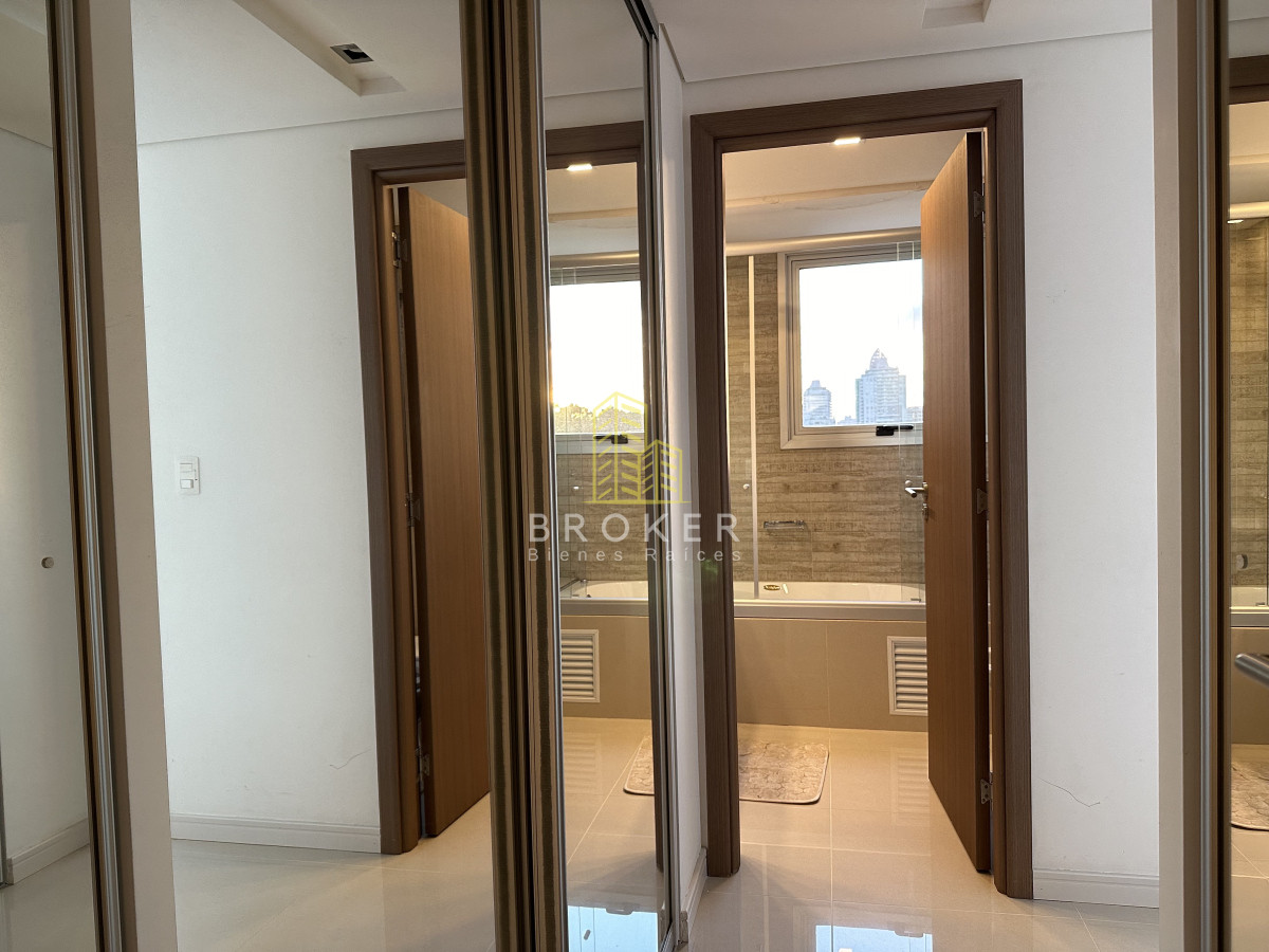 Apartamento ID.2111/Venta_de_apartamento_de_categoria,_dos_dormitorios_y_medio_en_la_brava_con_vista_al_mar._ - Venta de apartamento de categoria, dos dormitorios y medio en la brava con vista al mar. 