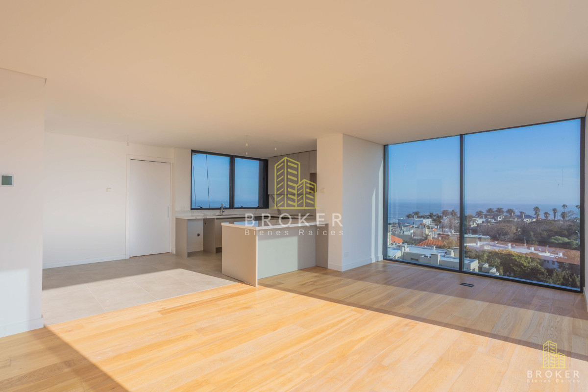 Apartamento ID.9089/Duplex_en_venta_en_Rambla_de_Carrasco_268_m2_cubiertos_46_m2_terraza - Duplex en venta en Rambla de Carrasco 268 m2 cubiertos 46 m2 terraza