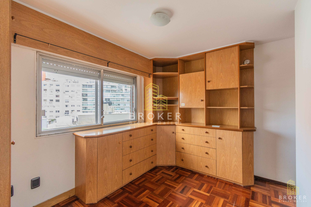 Apartamento ID.9088 - Venta apartamento 3 dormitorios con cochera en Malvin Sur - BROKER en Exclusiva