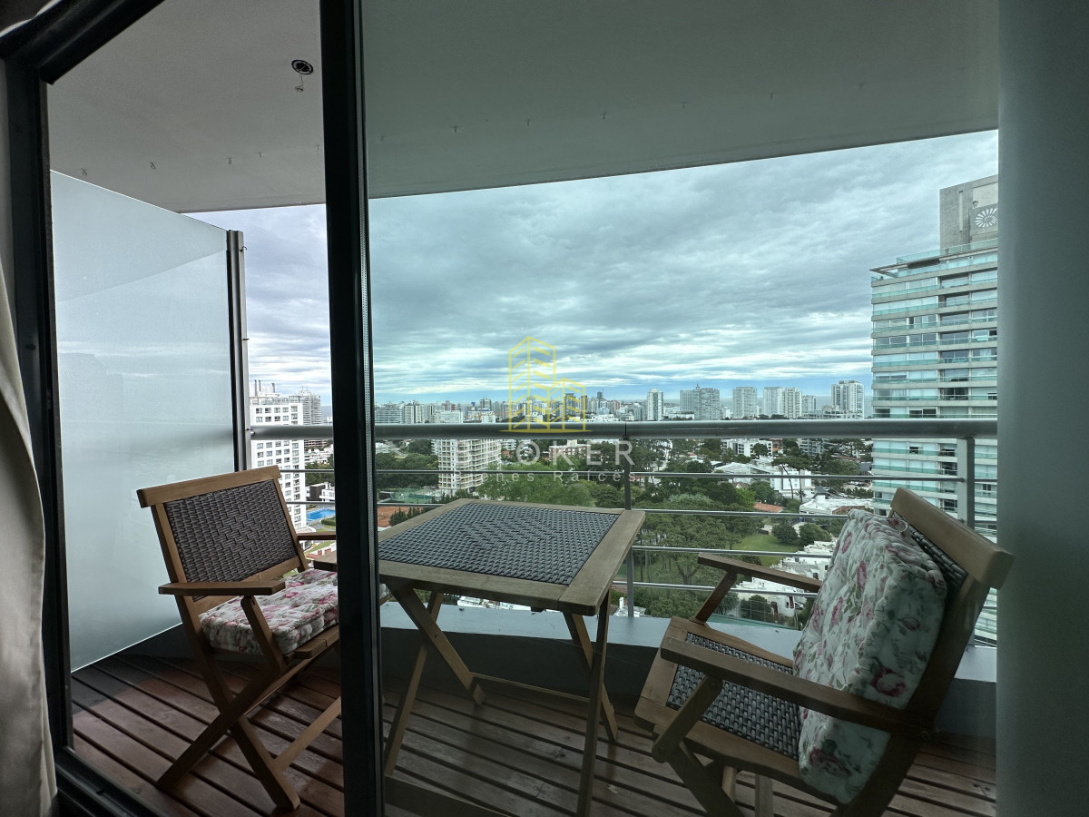Apartamento ID.2024/Venta_y_alquiller_de_espectacular_penthouse_con_vista_a_toda_la_ciudad_y_las_playas_de_Punta_del_Este. - Venta y alquiller de espectacular penthouse con vista a toda la ciudad y las playas de Punta del Este.