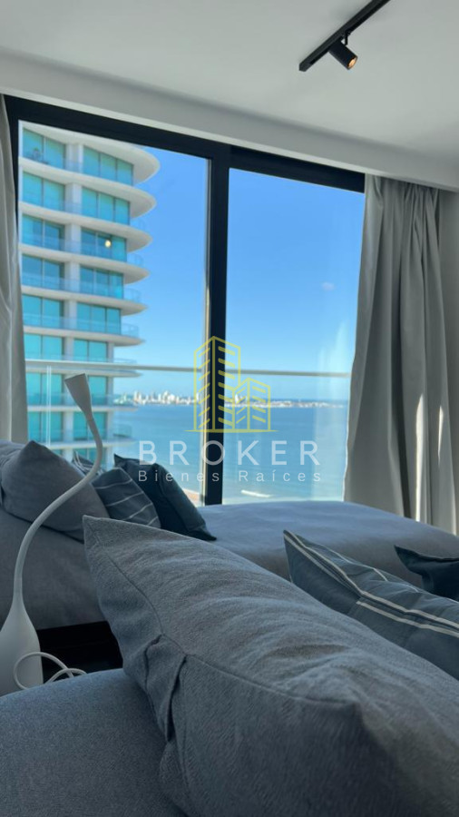 Apartamento ID.9023/Alquiler_de_temporada_de_increíble_departamento_en_primera_línea_al_mar,_Edificio_Venetian_en_Playa_Mansa - Alquiler de temporada de increíble departamento en primera línea al mar, Edificio Venetian en Playa Mansa