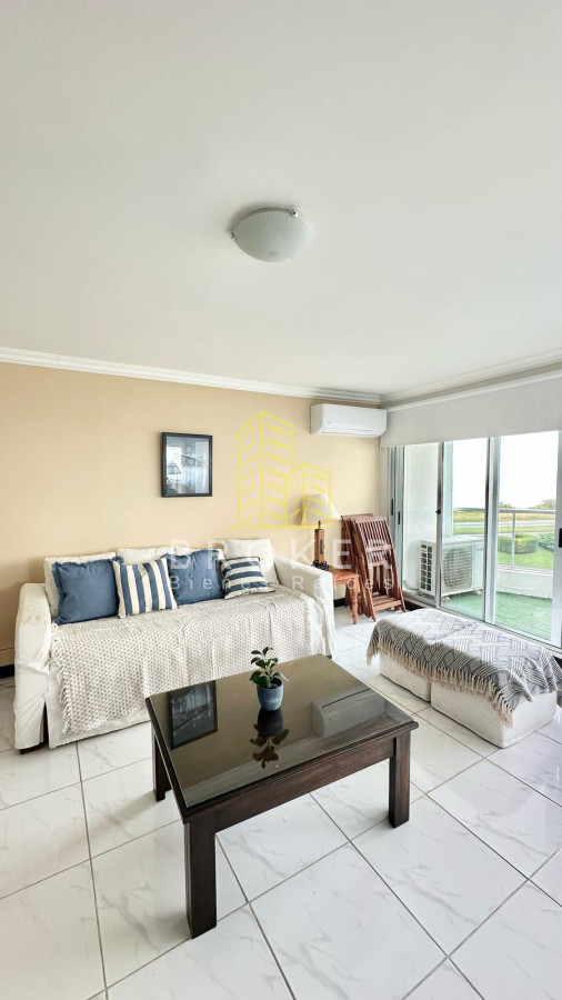 Apartamento ID.9208/Alquiler_departamento_Punta_del_Este_Mansa_de_categoria_en_primerisima_linea_en_playa_mansa_con_todos_los_amenities - Alquiler departamento Punta del Este Mansa de categoria en primerisima linea en playa mansa con todos los amenities
