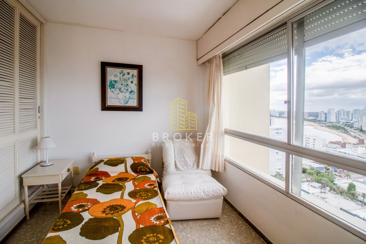Apartamento ID.876/Venta_de_apartamento_de_tres_dormitorios_en_Peninsula._Punta_del_Este,_Uruguay. - Venta de apartamento de tres dormitorios en Peninsula. Punta del Este, Uruguay.