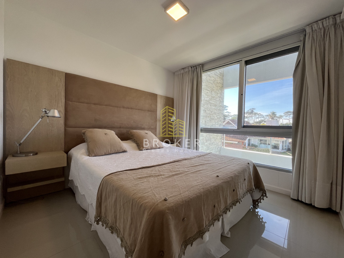 Apartamento ID.8804/Apartamento_en_Venta_2_Dormitorios_Frente_al_Mar_en_Playa_Mansa_Punta_del_Este_ - Apartamento en Venta 2 Dormitorios Frente al Mar en Playa Mansa Punta del Este 