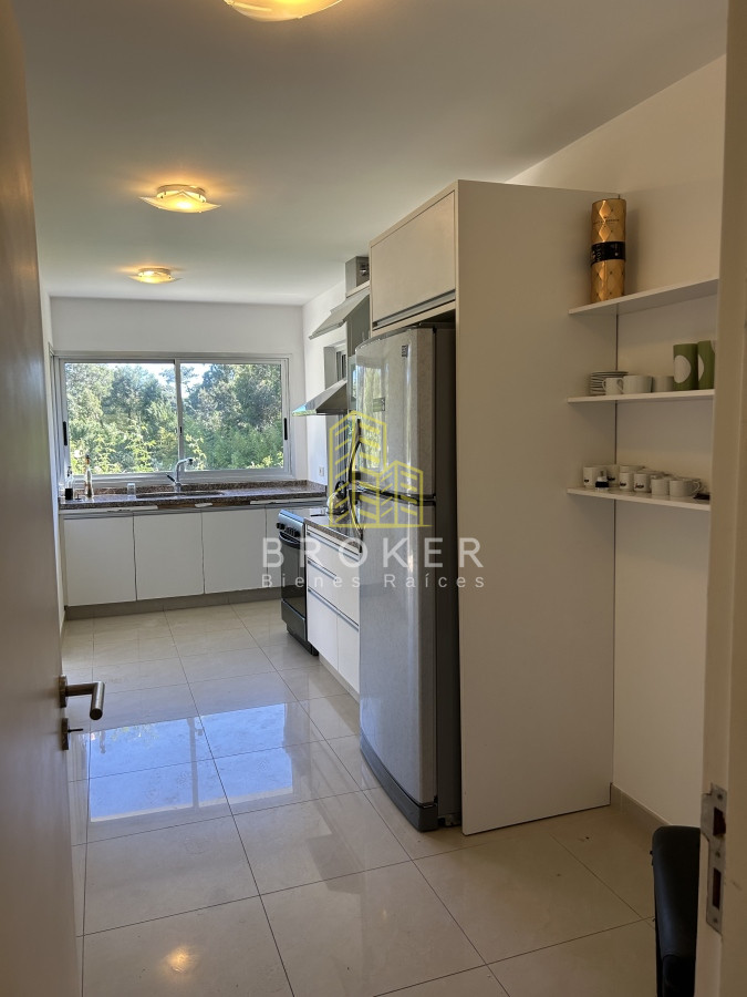 Apartamento ID.696/Apartamento_4_dormitorios_en_Playa_Brava_Rincon_del_Indio - Apartamento 4 dormitorios en Playa Brava Rincon del Indio. Punta del Este, Uruguay.