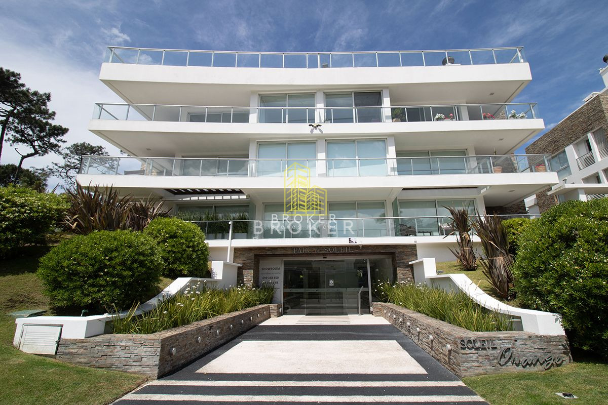 Apartamento ID.8847/Espectacular_y_amplio_departamento_en_alquiler_en_playa_mansa,_punta_del_este - Espectacular y amplio departamento en alquiler en playa mansa, punta del este