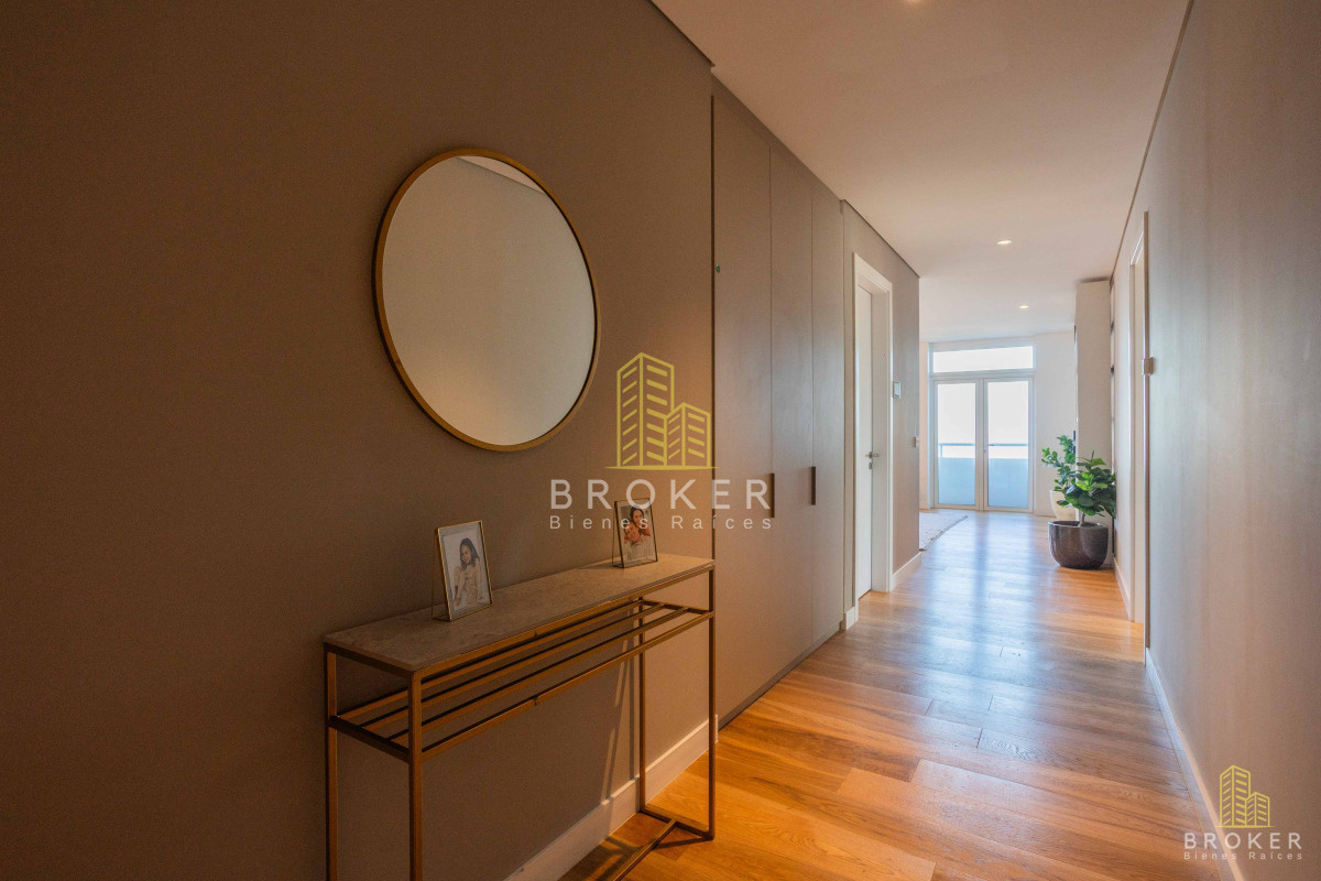 Apartamento ID.9103 - Apartamento en Rambla de Carrasco 4 dormitorios 5 baños