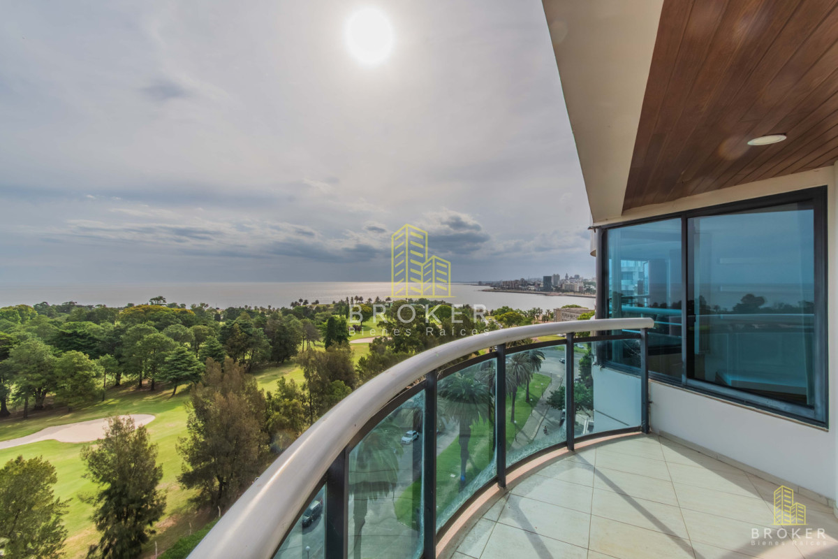 Apartamento ID.503 - Penthouse de 4 dormitorios en Golf Punta Carretas Barbacoa propia! Garage Doble