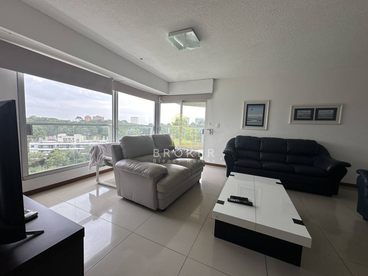 Apartamento ID.809/Alquiler_de_apartamento_de_3_dormitorios_con_todos_los_amenities - Alquiler anual de apartamento de 3 dormitorios con todos los amenities. Punta del Este, Uruguay.