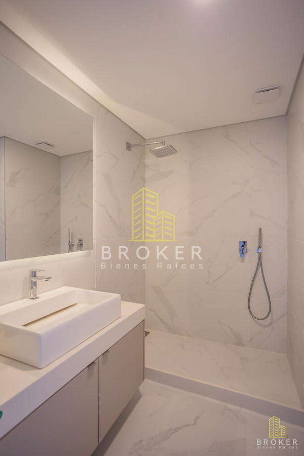 Apartamento ID.9103 - Apartamento en Rambla de Carrasco 4 dormitorios 5 baños